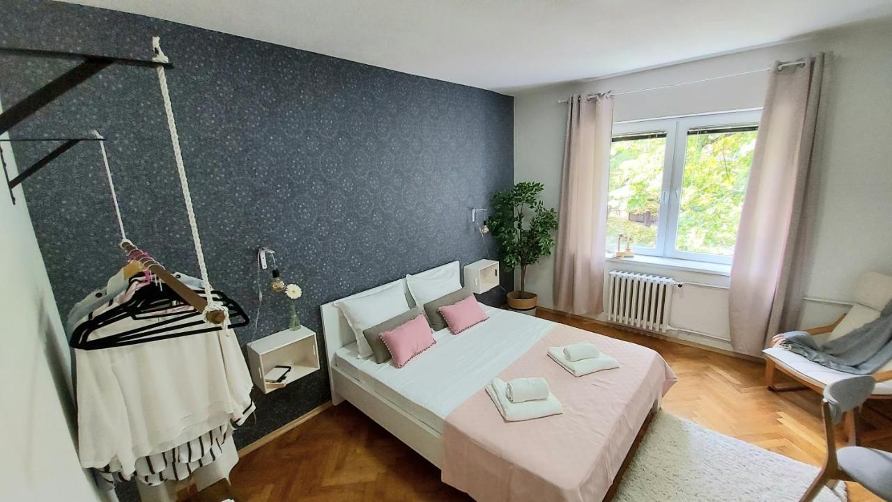 Inner City Two Bedroom Apartment سكوبجي المظهر الخارجي الصورة